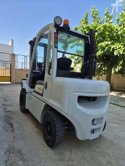 Diesel heftrucks 2013  Unicarriers YG1D2A30Q contenedora (5)