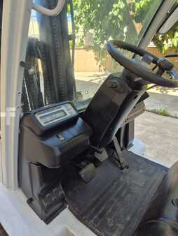 Diesel heftrucks 2013  Unicarriers YG1D2A30Q contenedora (7)