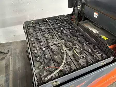 Carrelli elettrici 4 ruote 2014  Toyota 8FBMKT25 (10)