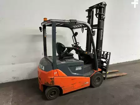 Carrelli elettrici 4 ruote 2014  Toyota 8FBMKT25 (3)