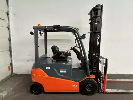 Elektro čtyřkolový VZV 2021  Toyota 8FBMT25 (2)