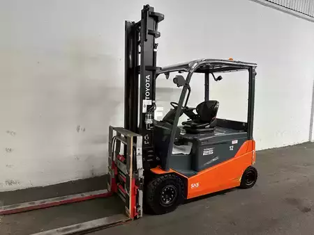 Elektro čtyřkolový VZV 2021  Toyota 8FBMT25 (4)