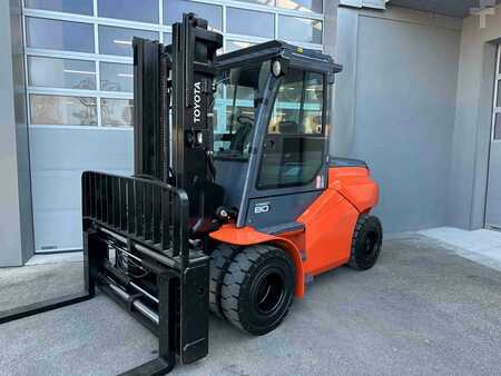 Elektro 4 Rad  Toyota 9FBH80T (1)