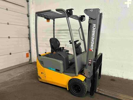 Electric - 3 wheels 2017  Jungheinrich EFG 113 - TRIPLEX 4,5 m (1)