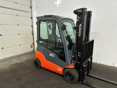 Elektromos 4 kerekű 2025  Toyota 8FBM20T - TRIPLEX 4,7 m - NEUGERÄT !!! (1)