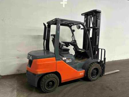Dieselstapler 2021  Toyota 52-8 FDF 30 - TRIPLEX 5,5 m - nur 252 Stunden !!!! (3)