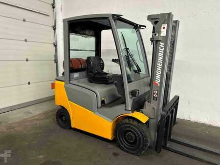 LPG Forklifts 2018  Jungheinrich TFG 316 - TRIPLEX 4,4 m  (1)