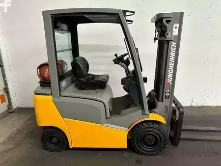 Wózki gazowe 2018  Jungheinrich TFG 316 - TRIPLEX 4,4 m (2)