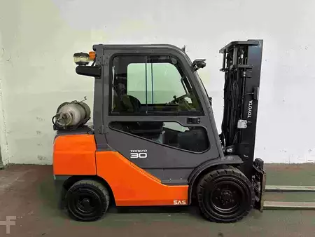 Gas gaffeltruck 2019  Toyota 02-8FGF30 (2)