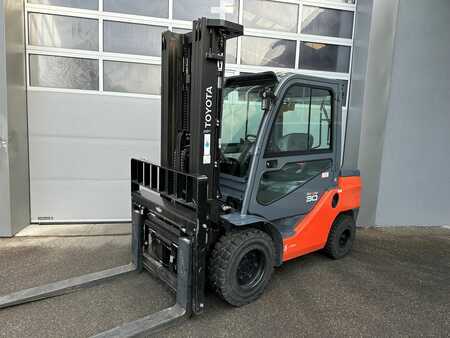 Diesel gaffeltruck 2022  Toyota 52-8FDF30 - TRIPLEX - NEUWERTIG - 50 Stunden !!! (1)