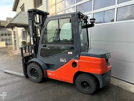 Diesel gaffeltruck 2022  Toyota 52-8FDF30 - TRIPLEX - NEUWERTIG - 50 Stunden !!! (3)