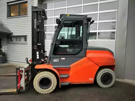 Elektromos 4 kerekű 2022  Toyota 9FBH80T - TRIPLEX 5 m (2)