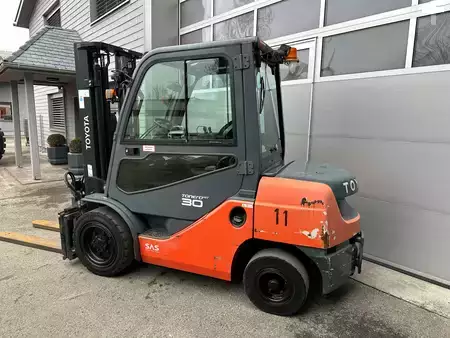 Dízel targoncák 2018  Toyota 06-8FD30F - 2433 Stunden !!! (3)