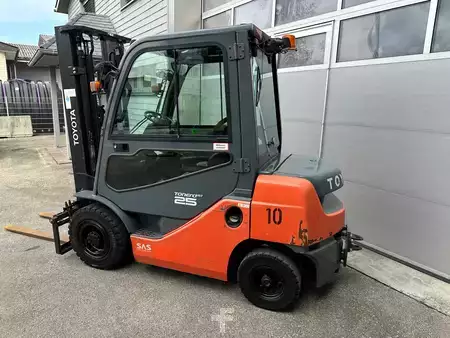 Dízel targoncák 2018  Toyota 06-8FD25F - 1423 Stunden !!! (3)