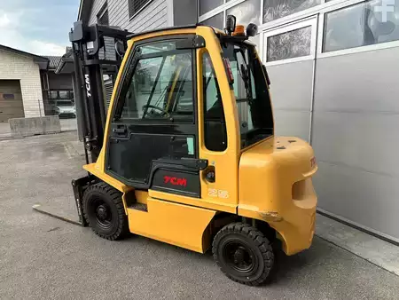 Dízel targoncák 2016  Unicarriers Y1D2A25H - nur 1316 Stunden !!!! (3)