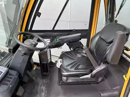Dízel targoncák 2016  Unicarriers Y1D2A25H - nur 1316 Stunden !!!! (7)