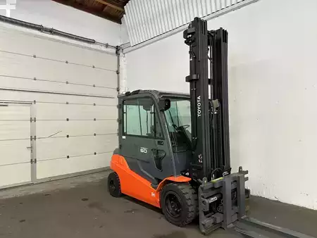 Sähkö - 4 pyör 2023  Toyota 8FBMT50 - TRIPLEX 6,5 m - NEUWERTIG !!! (1)