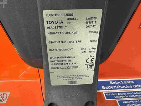 Lavansiirtovaunu 2017  Toyota LWE 200 (4)