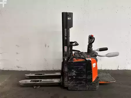 Apilador eléctrico 2018  Toyota SPE 120 L - TRIPLEX 3,7 m (2)