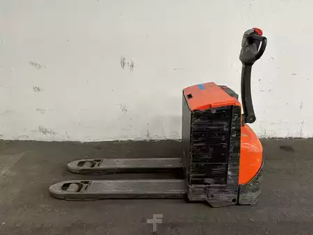 Lavtløftende truck 2022  Toyota LWE 200 (2)