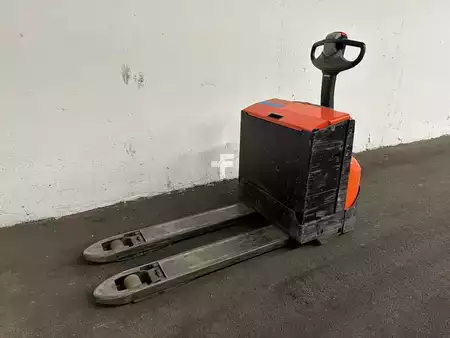 Lavtløftende truck 2022  Toyota LWE 200 (3)