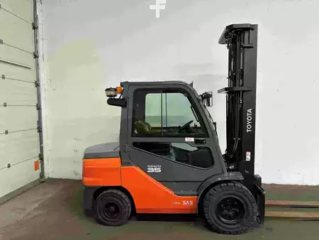 Diesel heftrucks 2021  Toyota 52-8FDJF35 - TRIPLEX - NEUWERTIG (2)