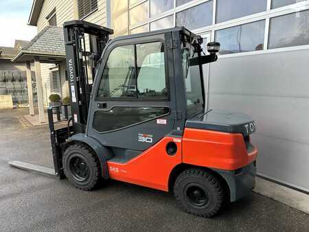 Dízel targoncák 2022  Toyota 52-8FDF30 - TRIPLEX - NEUWERTIG - 50 Stunden !!! (3)