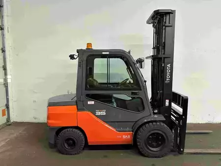 Diesel heftrucks 2022  Toyota 52-8FDJF35 - TRIPLEX - NEUWERTIG !!! (2)