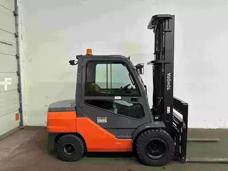 Diesel heftrucks 2022  Toyota 52-8FDJF35 - TRIPLEX - NEUWERTIG !!! (2)