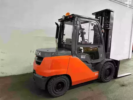 Empilhador diesel 2018  Toyota 40-8FD50N - TRIPLEX 5,5 m (3)