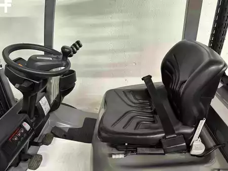 Nestekaasutrukki 2017  Jungheinrich TFG 430 - TRIPLEX 4,4 m (9)