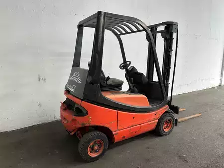 Chariots élévateurs diesel 1995  Linde H 12 D (3)