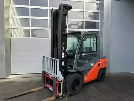 Diesel heftrucks 2021  Toyota 52-8FDJF35 - TRIPLEX - NEUWERTIG (1)