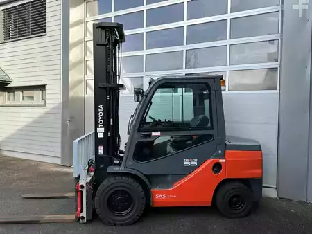 Diesel heftrucks 2021  Toyota 52-8FDJF35 - TRIPLEX - NEUWERTIG (2)