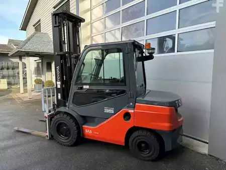 Diesel heftrucks 2021  Toyota 52-8FDJF35 - TRIPLEX - NEUWERTIG (3)