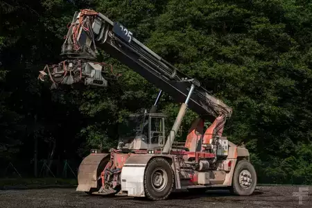 Reach-Stacker 2012  Kalmar DRF450-65A5XS (1)