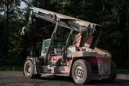 Reach-Stacker 2012  Kalmar DRF450-65A5XS (3)
