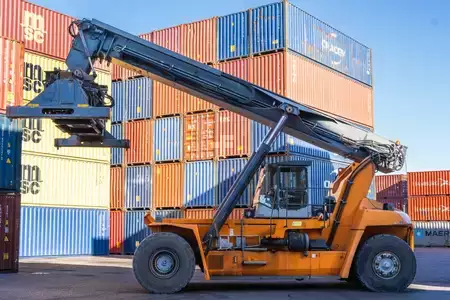 Reach-Stacker 2004  Kalmar DRF450-60S5 (2)