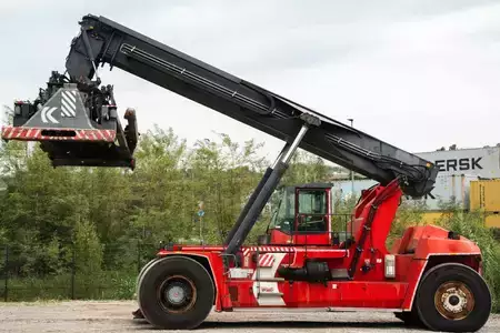 Reachstacker 2005  Kalmar DRF450-70C5XS (2)