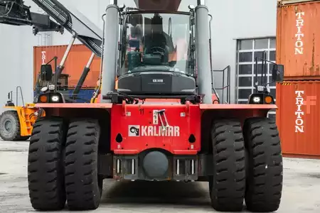 Reach-Stacker 2015  Kalmar DRG420-60S5 (7)
