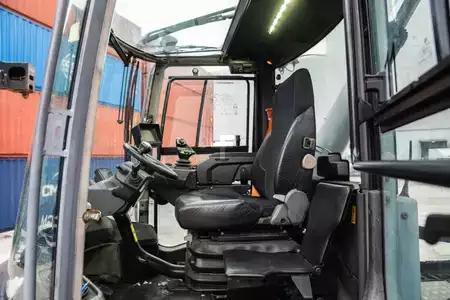 Reach-Stacker 2015  Kalmar DRG420-60S5 (8)