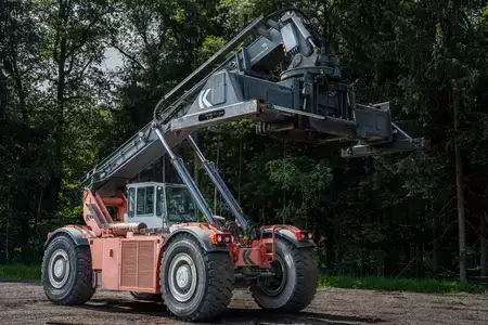 Reach-Stacker 2005  Kalmar TRA250-S55F (RT240) - 4x4 - with CE !!! (7)