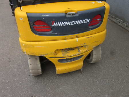 Elektromos 4 kerekű 2003  Jungheinrich EFG-VAC30 (6)