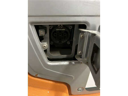 Carrelli elettrici 4 ruote 2021  Still RX 60-25 (6108) (11)