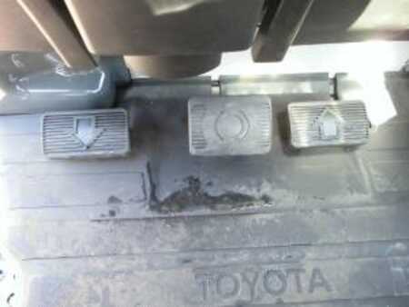 Eléctrica de 3 ruedas 2017  Toyota 8FBE15T (5)