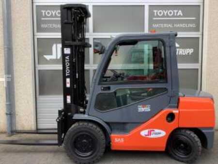 Diesel gaffeltruck 2014 Toyota 52-8FDJF35 (1)