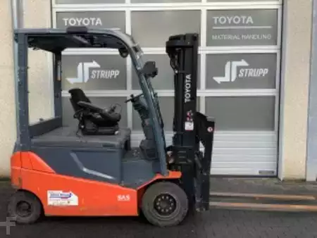 Eléctrico - 4 rodas 2018  Toyota 8FBMT30 (1)