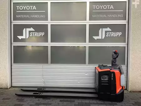 Låglyftare El 2025  Toyota LPE200 Li (2)