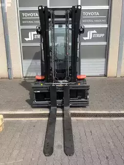 Elektro 4 Rad 2025  Toyota 8FBMT50 (2)