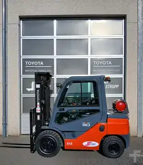 Treibgasstapler 2026  Toyota 8FGJF35 (1)